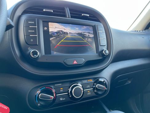 Used 2025 Kia Soul LX w/ LX Technology Package image 21