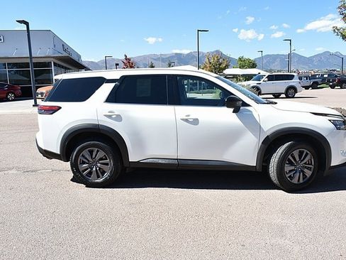 Certified 2023 Nissan Pathfinder S w/ Cargo Package image 11