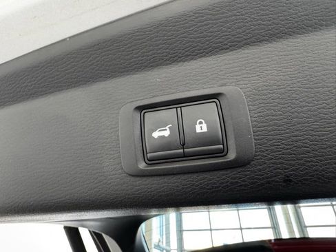 Used 2024 Mitsubishi Outlander SE image 39