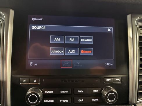 Used 2018 Porsche Macan image 28