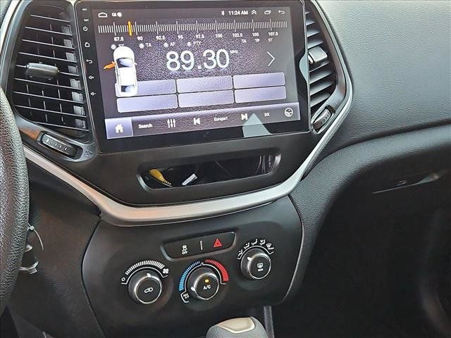 Used 2018 Jeep Cherokee Latitude FWD image 15