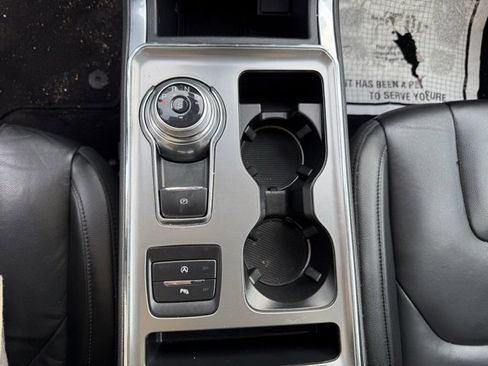 Used 2022 Ford Edge Titanium image 20