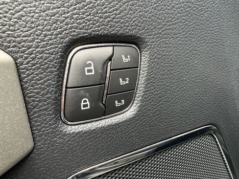 Used 2022 Ford F250 Lariat w/ Tremor Off-Road Package image 10