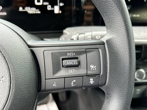 Used 2025 Nissan Kicks SV FWD image 13