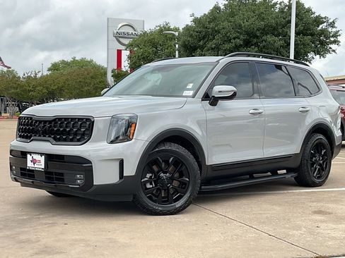 Used 2025 Kia Telluride SX Prestige X-Pro image 2