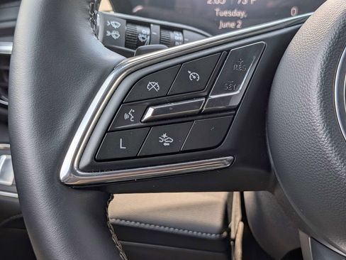 Used 2025 Buick Enclave Preferred w/ Power Package FWD image 25