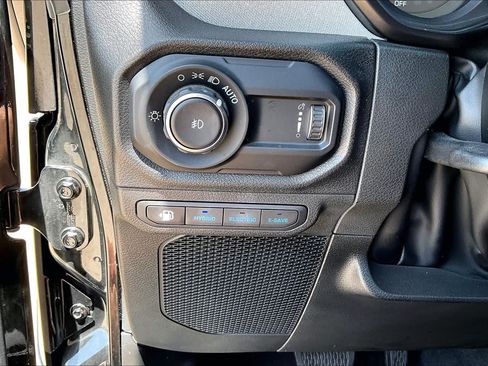 Used 2024 Jeep Wrangler Unlimited AWD/4WD image 34