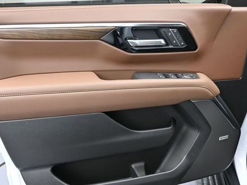 New 2026 Chevrolet Tahoe High Country AWD/4WD image 25