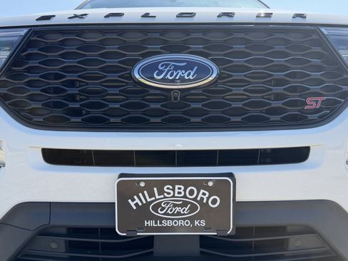 Used 2023 Ford Explorer ST w/ Equipment Group 401A AWD/4WD image 14