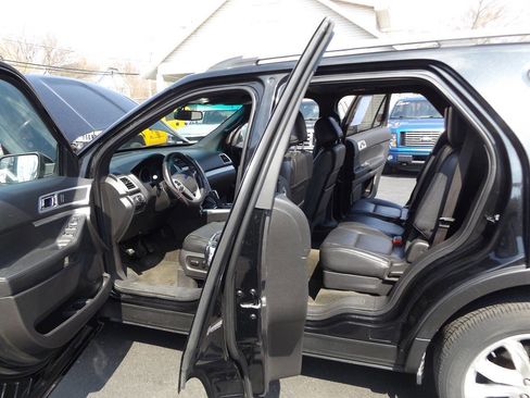 Used 2013 Ford Explorer XLT image 12
