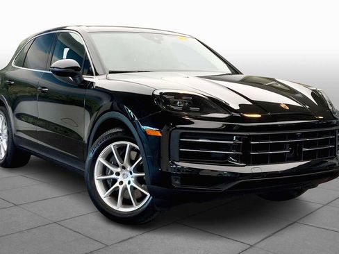Used 2024 Porsche Cayenne image 6