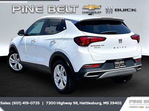 Used 2024 Buick Encore GX Preferred FWD image 2