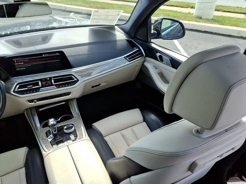 Used 2019 BMW X7 xDrive50i w/ Premium Package image 23