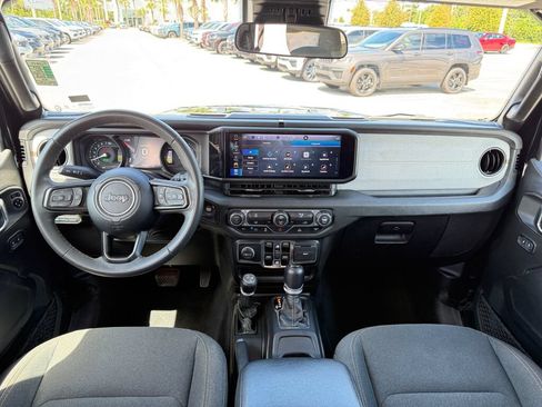 Used 2024 Jeep Wrangler Unlimited AWD/4WD image 13