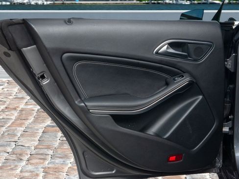 Used 2018 Mercedes-Benz CLA 250 4MATIC image 15