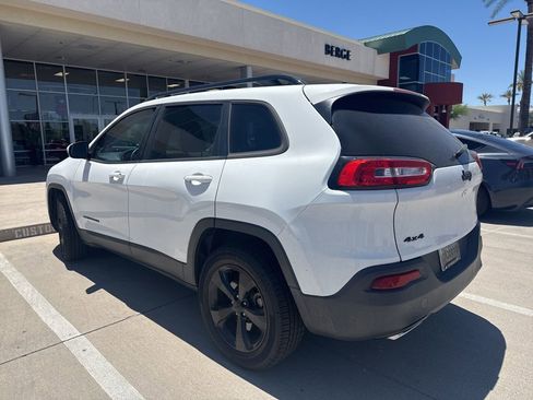 Used 2015 Jeep Cherokee Latitude AWD/4WD image 7