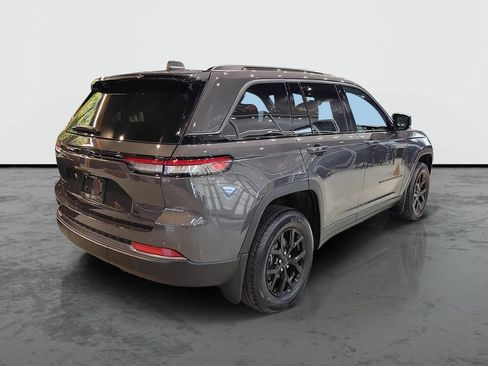 New 2026 Jeep Grand Cherokee Altitude AWD/4WD image 2