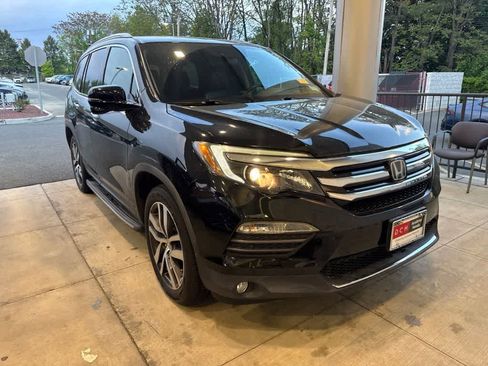 Used 2017 Honda Pilot Touring image 5