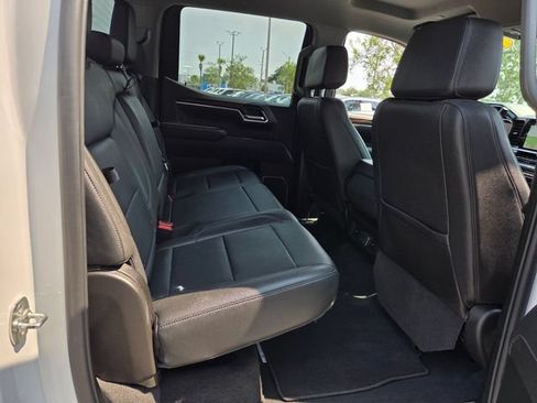 Used 2025 GMC Sierra 1500 SLT AWD/4WD image 21