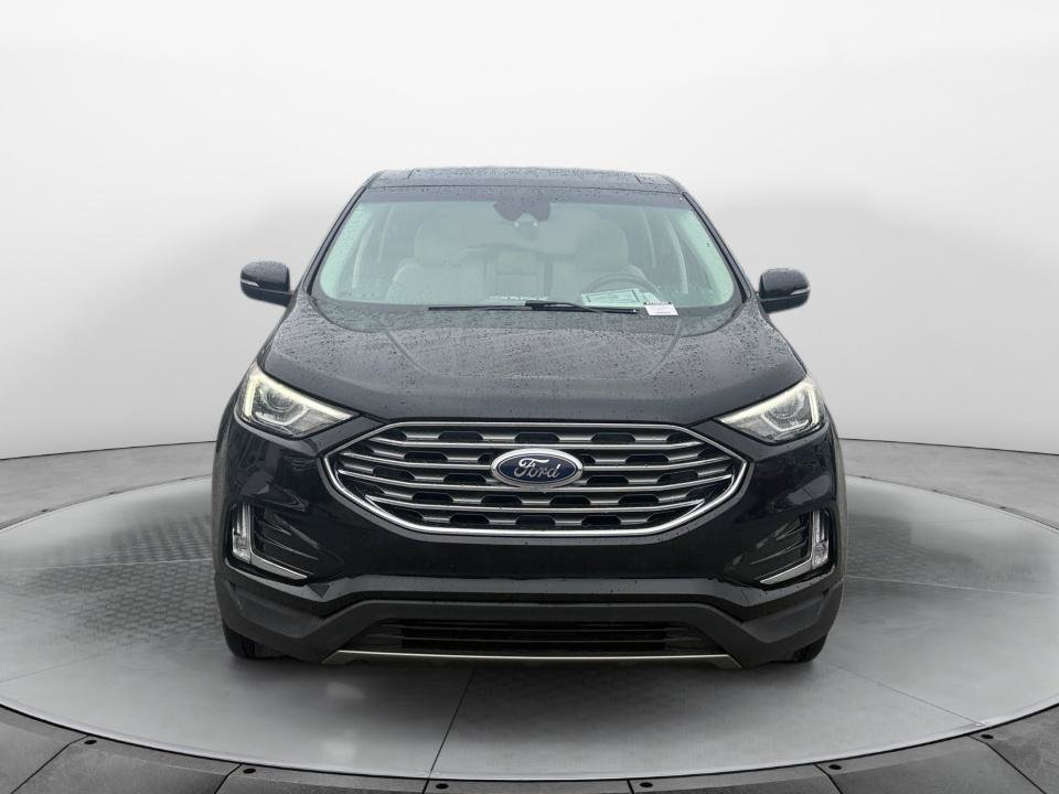 Used 2019 Ford Edge Titanium w/ Cold Weather Package AWD/4WD image 2