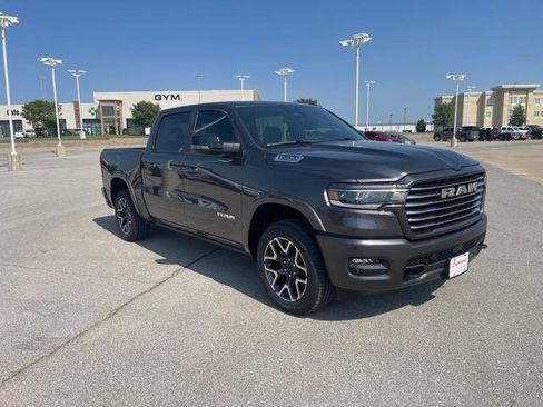 Used 2026 RAM 1500 Laramie AWD/4WD image 3