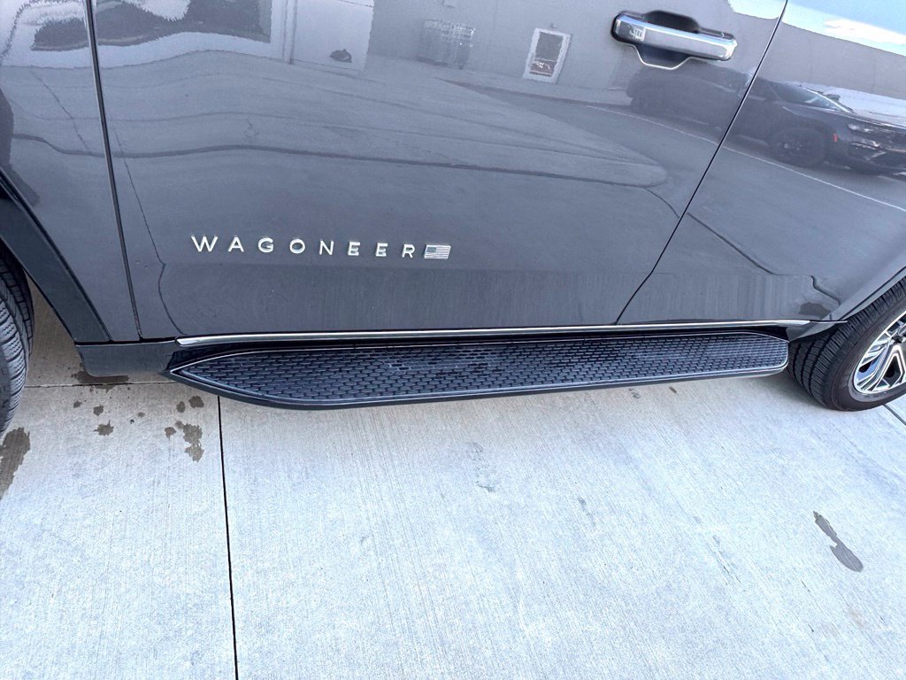 Used 2025 Jeep Wagoneer Series II AWD/4WD image 10