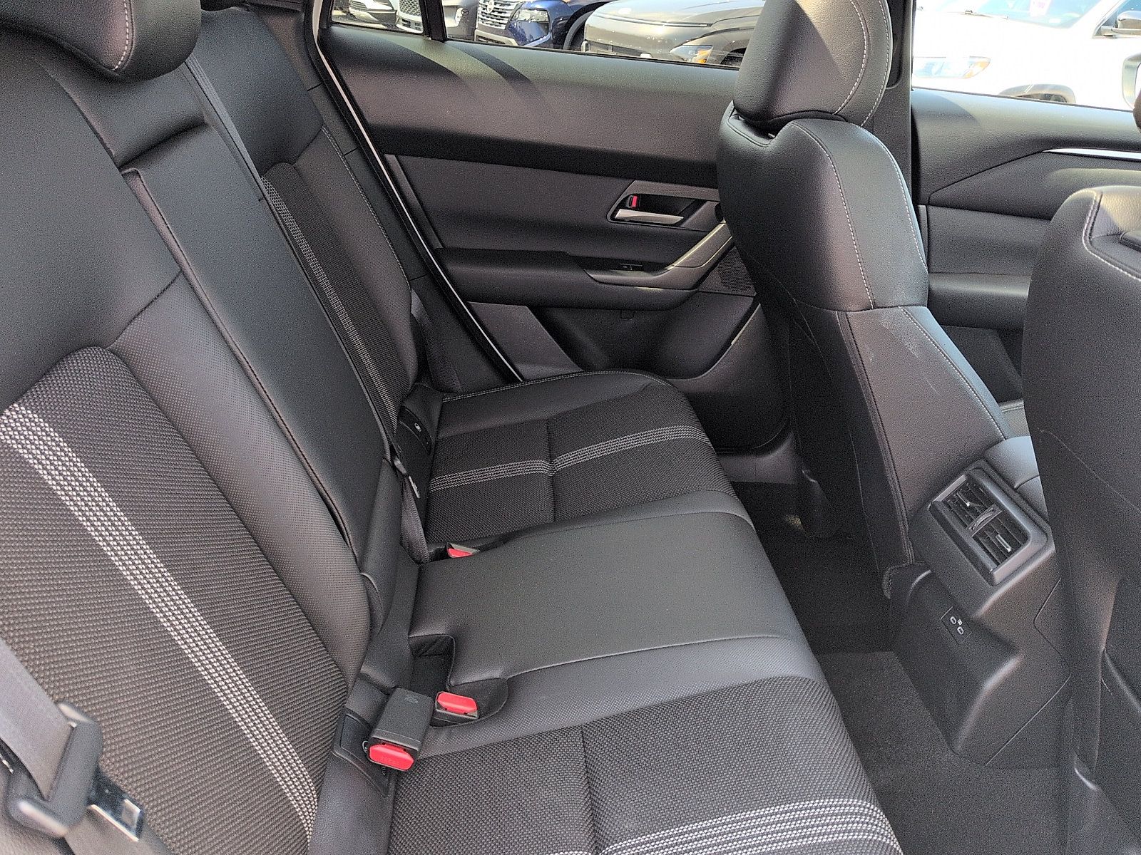 Used 2025 MAZDA CX-50 AWD 2.5 S w/ Premium Package image 8