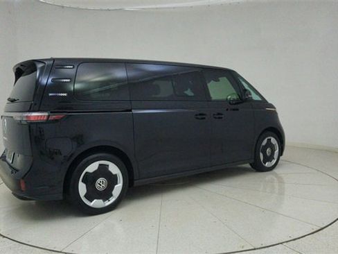 Used 2025 Volkswagen ID. Buzz Pro S image 65