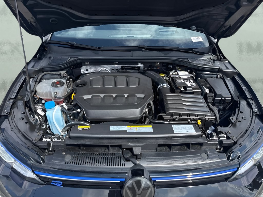 Used 2024 Volkswagen Golf R AWD/4WD image 18