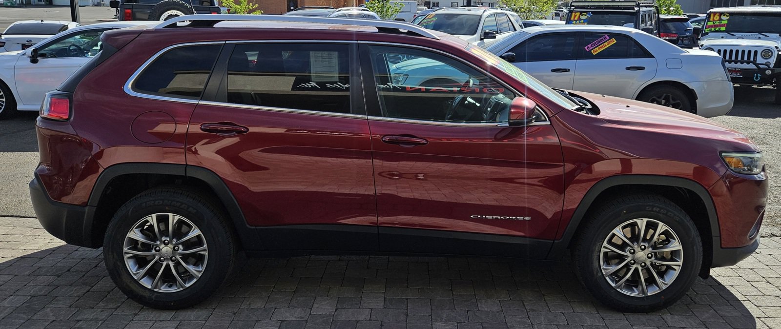 Used 2020 Jeep Cherokee Latitude Plus w/ Trailer Tow Group AWD/4WD image 4