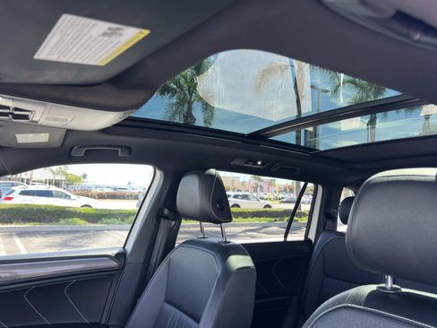 Used 2023 Volkswagen Tiguan SE R-Line image 19