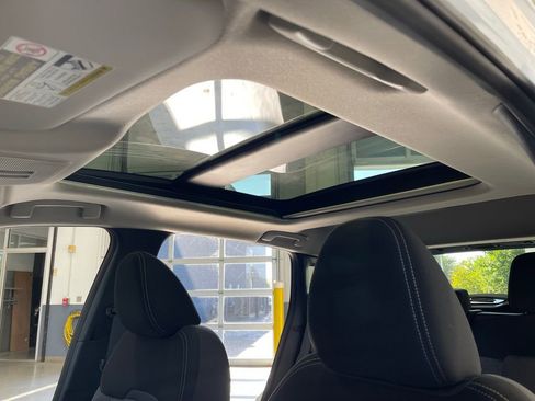 New 2026 Nissan Kicks SV w/ SV Premium Package FWD image 13