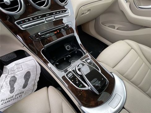 Used 2019 Mercedes-Benz GLC 300 image 22