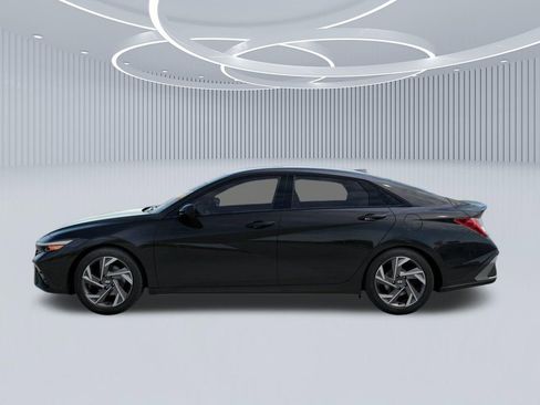 New 2026 Hyundai Elantra SEL Sport Premium FWD image 3