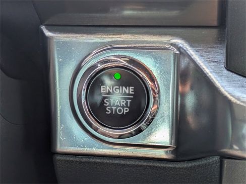 Certified 2022 Ford F150 Lariat w/ Equipment Group 502A High image 28