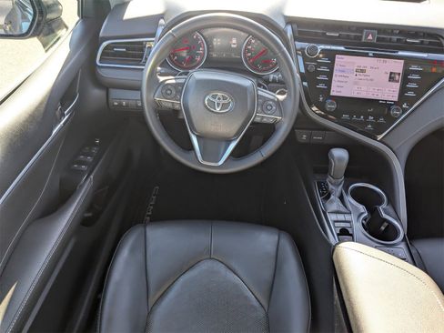 Used 2018 Toyota Camry XSE image 15