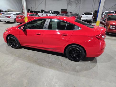 Used 2016 Chevrolet Cruze LT image 6