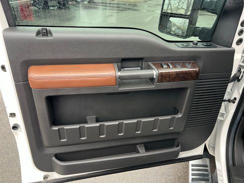 Used 2014 Ford F250 Platinum w/ FX4 Off-Road Package image 17