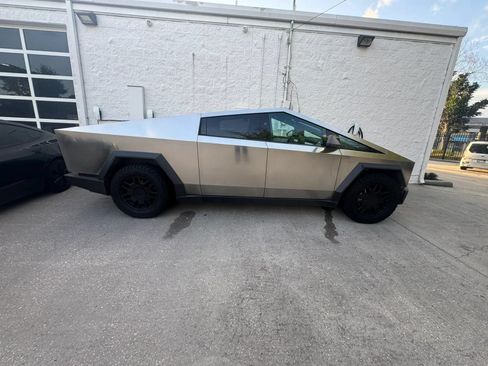 Used 2024 Tesla Cybertruck AWD Crew Cab image 3