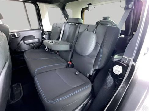 Used 2023 Jeep Wrangler Unlimited Rubicon 4xe w/ Cold Weather Group AWD/4WD image 21