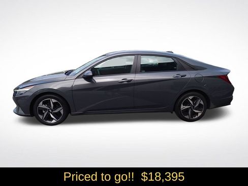 Certified 2023 Hyundai Elantra SEL w/ Convenience Package FWD image 3