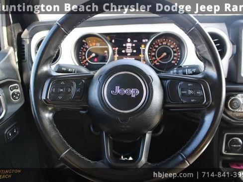 Used 2021 Jeep Wrangler Unlimited Islander image 15