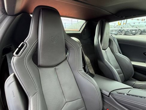 Used 2025 Chevrolet Corvette Stingray Preferred Conv w/ Stealth Interior Trim Package RWD image 17