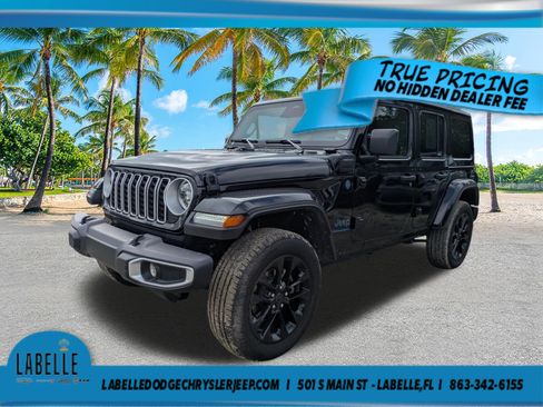 Used 2025 Jeep Wrangler Unlimited Sahara w/ Safety Group AWD/4WD image 8
