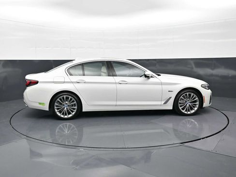 Used 2023 BMW 530e xDrive w/ Executive Package AWD/4WD image 4