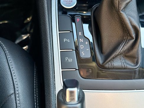 Used 2020 Volkswagen Passat 2.0T SEL image 30