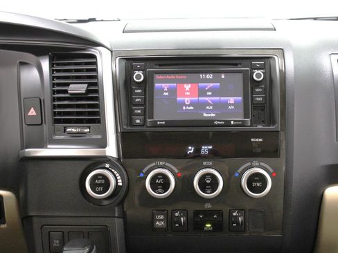 Used 2018 Toyota Sequoia Limited w/ Safety & Convenience Package image 55