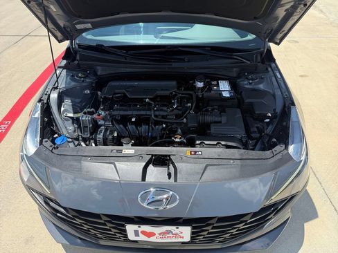 Used 2023 Hyundai Elantra SEL w/ Convenience Package FWD image 19