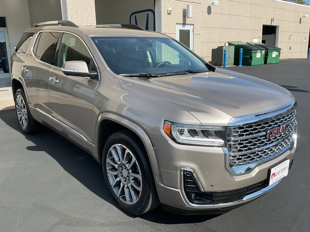 Used 2023 GMC Acadia Denali w/ Denali Technology Package AWD/4WD image 3