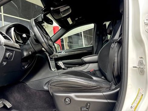 Used 2018 Jeep Grand Cherokee Trackhawk AWD/4WD image 12